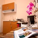 Mini House Økonomihotel