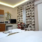 Mini House Økonomihotel 2*