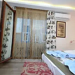 Economy hotel Mini House 2*