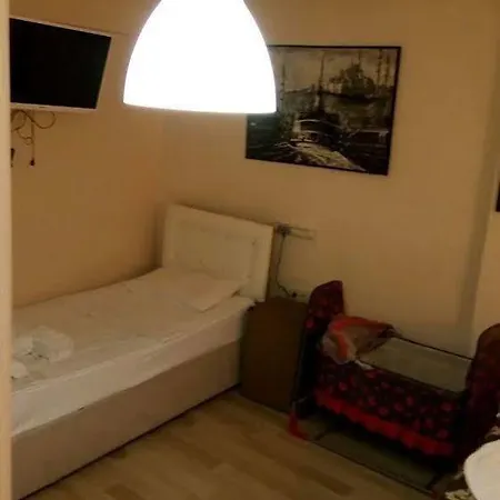 Economy hotel Mini House